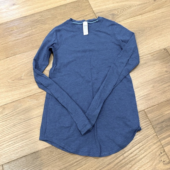 Ivivva Other - Ivivva Lightweight Long Sleeve Athletic Top